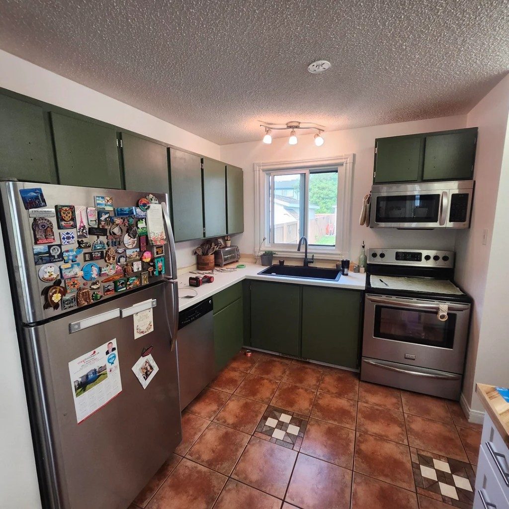 Original Kitchen photo before the Transitional redesign