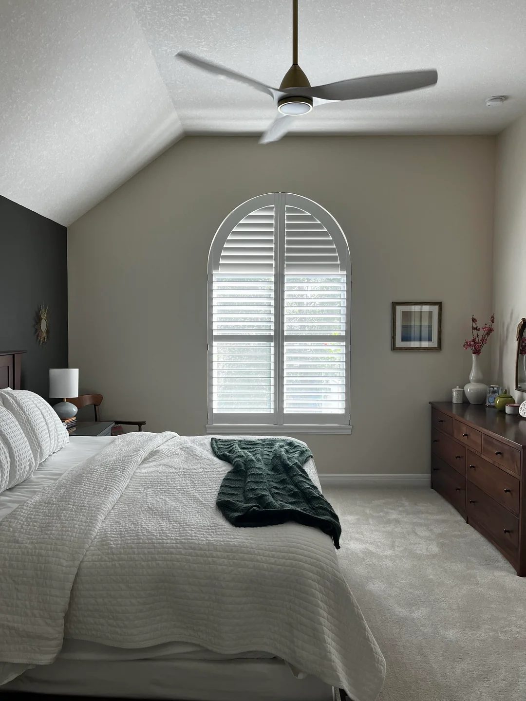 Original Bedroom photo before the Midcentury Modern redesign