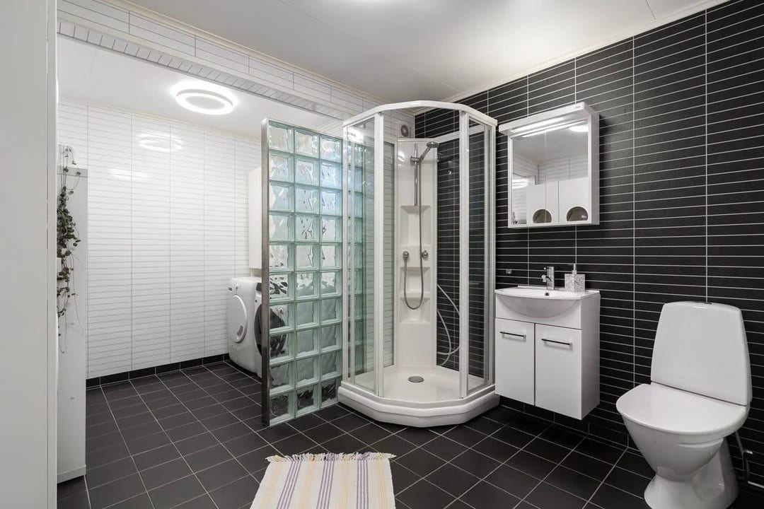 Original Bathroom photo before the Scandinavian redesign