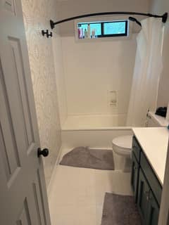 Original Bathroom before Transitional AI redesign