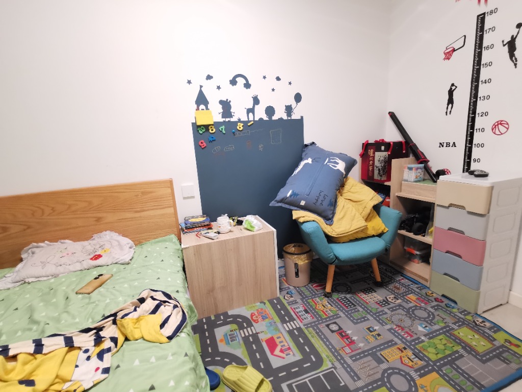 Original Bedroom before Modern AI redesign