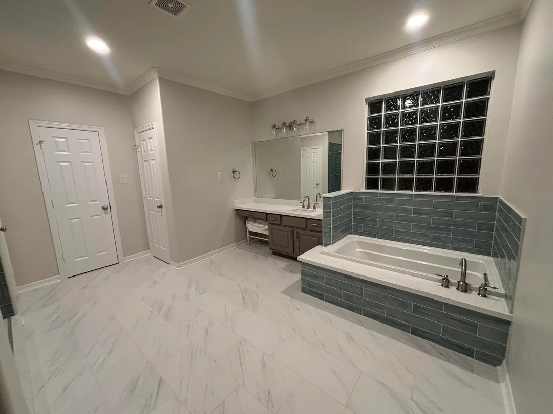 Original Bathroom before Transitional AI redesign
